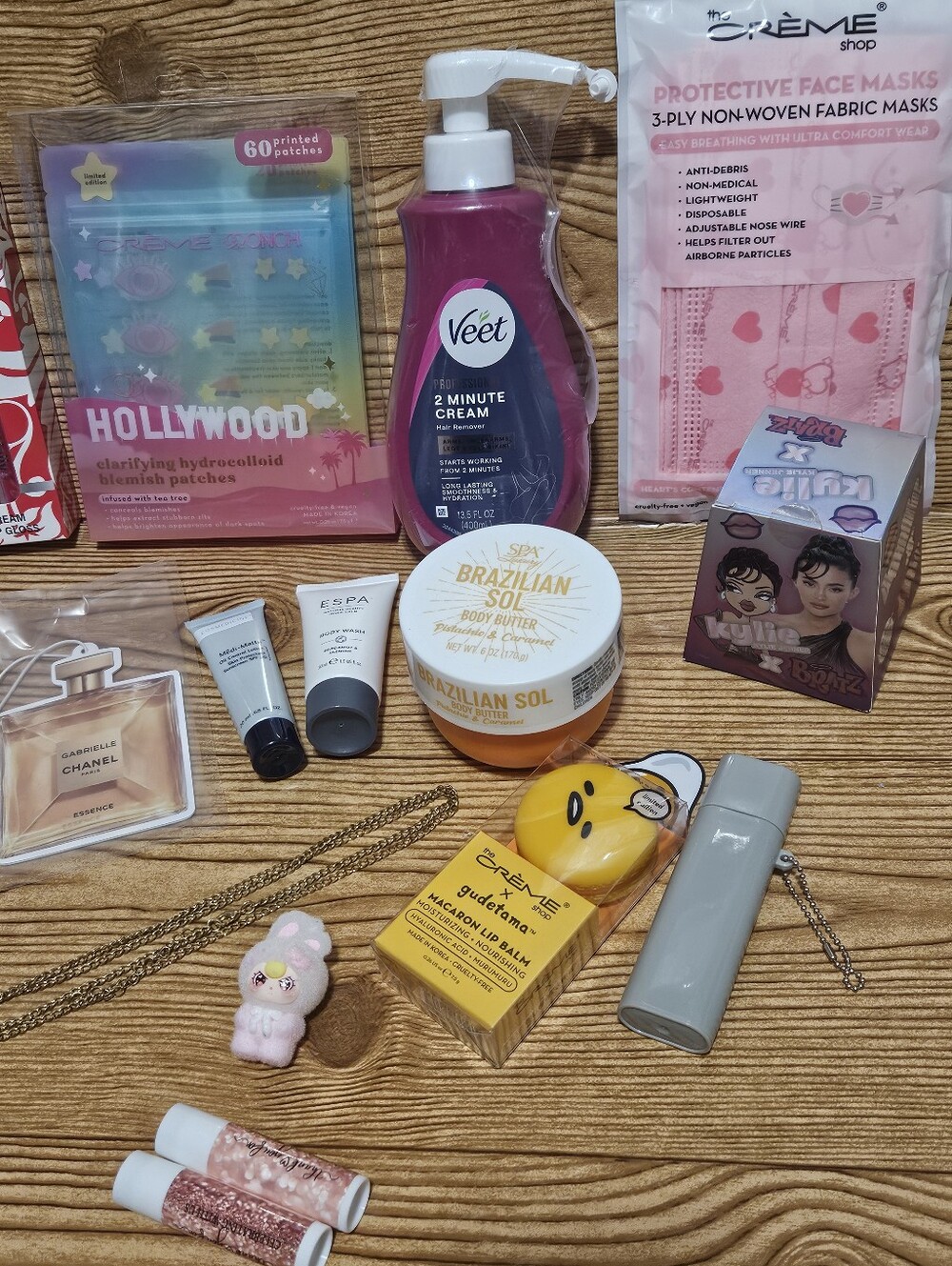 Beauty And Essentials Bundle 15 Piece Creme Shop Yara Espa And More - Picture 4 of 5